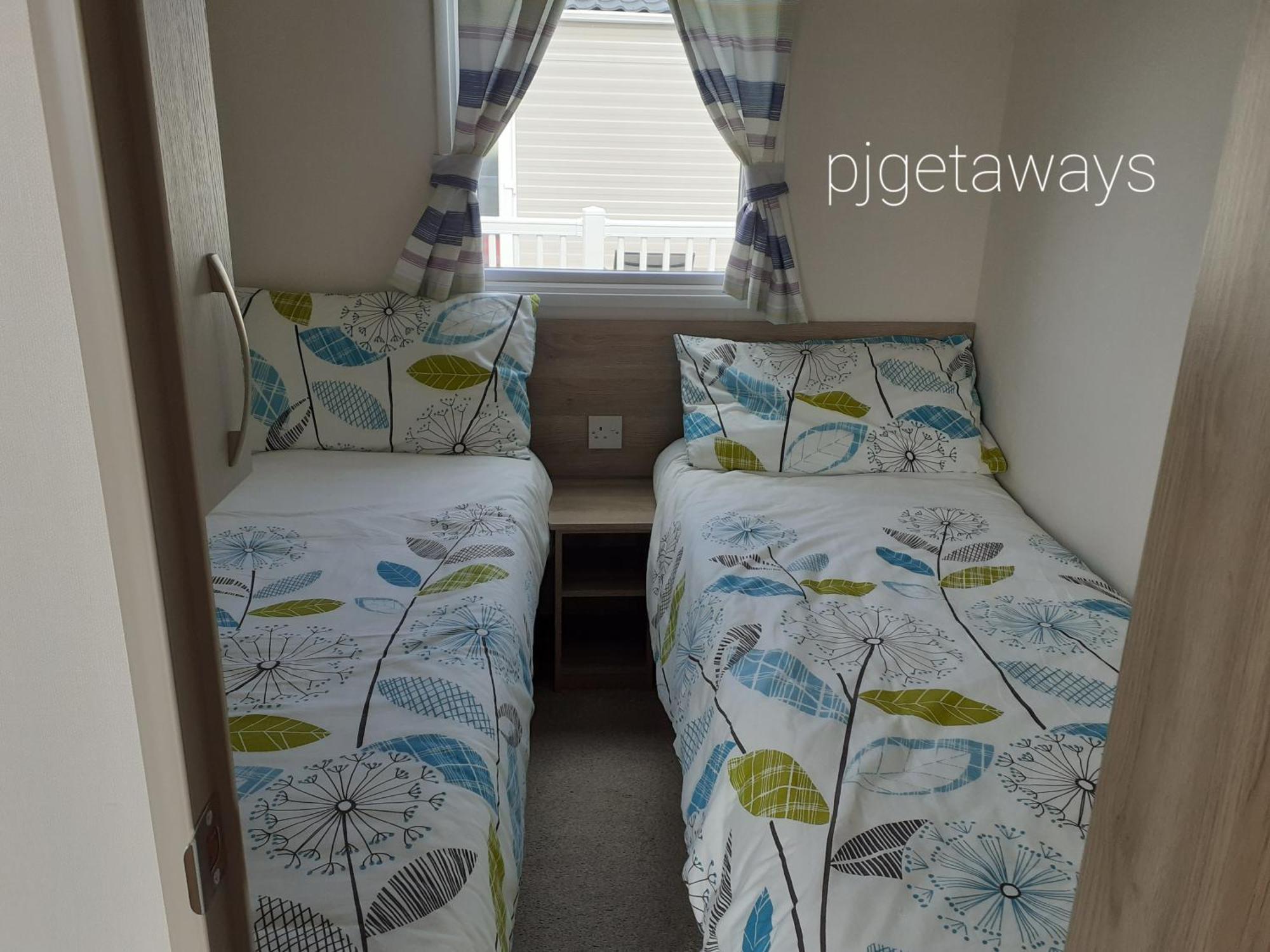 Luxury 2019 8 Berth Caravan With Hot Tub @ Tattershall Lakes Εξωτερικό φωτογραφία